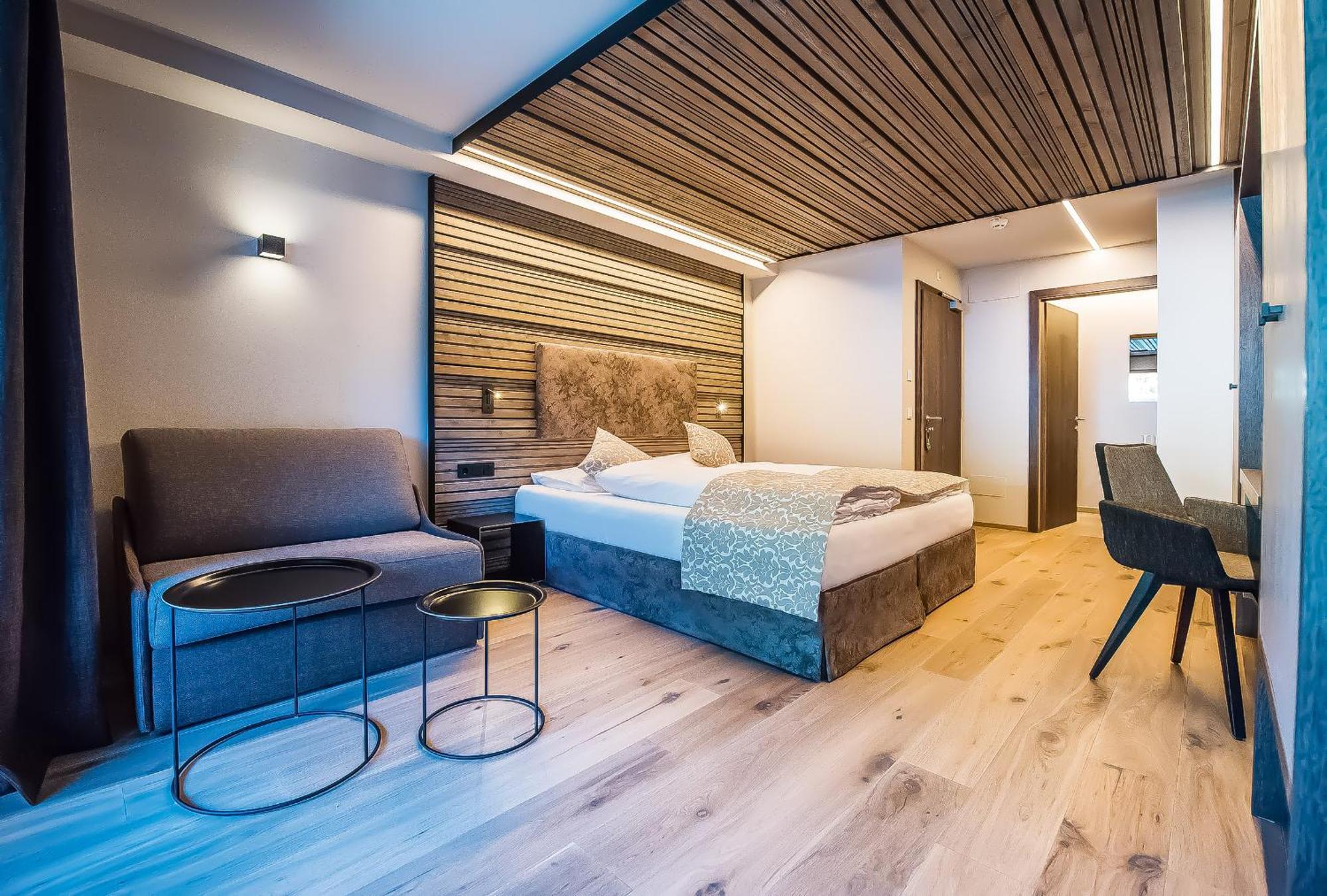 Mondschein Hotel 4*